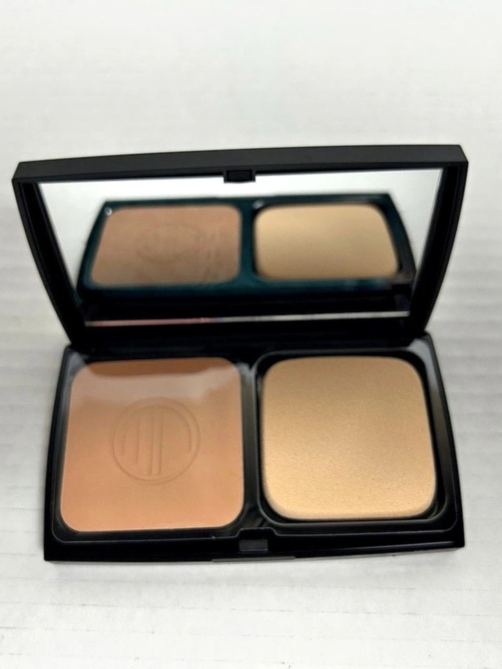 Merle Norman Ultra Powder Foundation Beige Foundation NWT